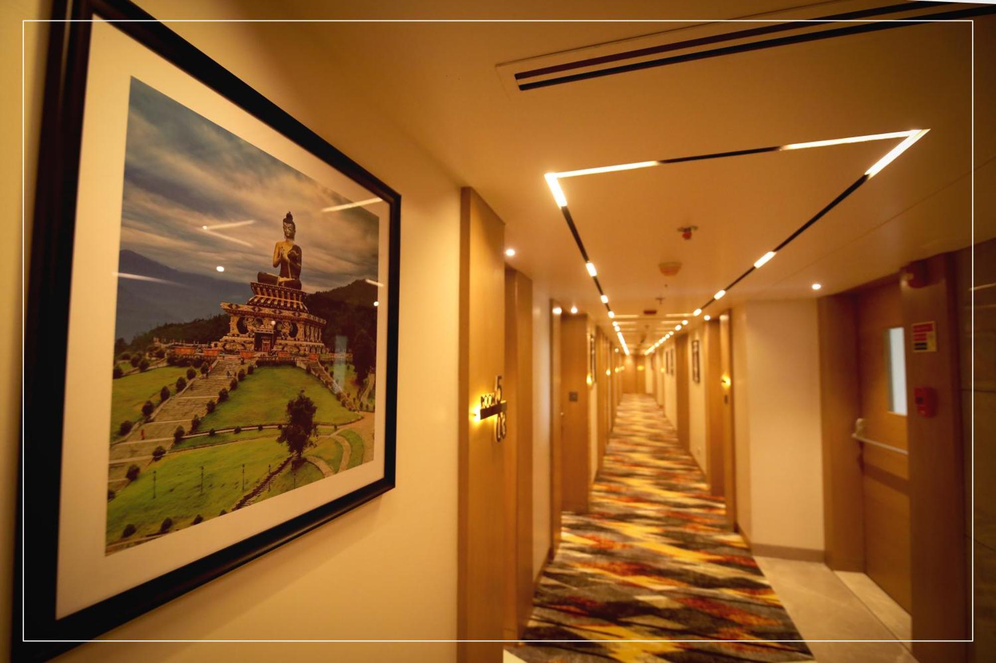 Ramada Encore By Wyndham Siliguri Sevoke Road Bagian luar foto